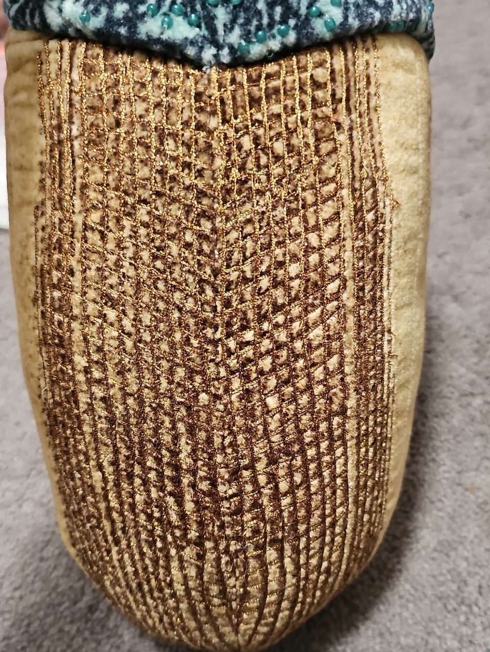 NWT* John Derian Embellished Velvet Acorn Pillow - Picture 7 of 12